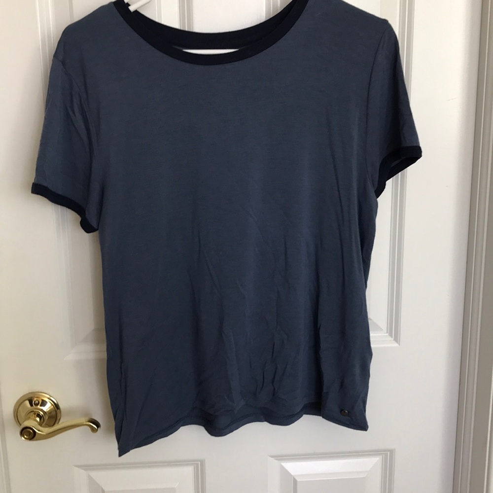 ABERCROMBIE AND FITCH TEE